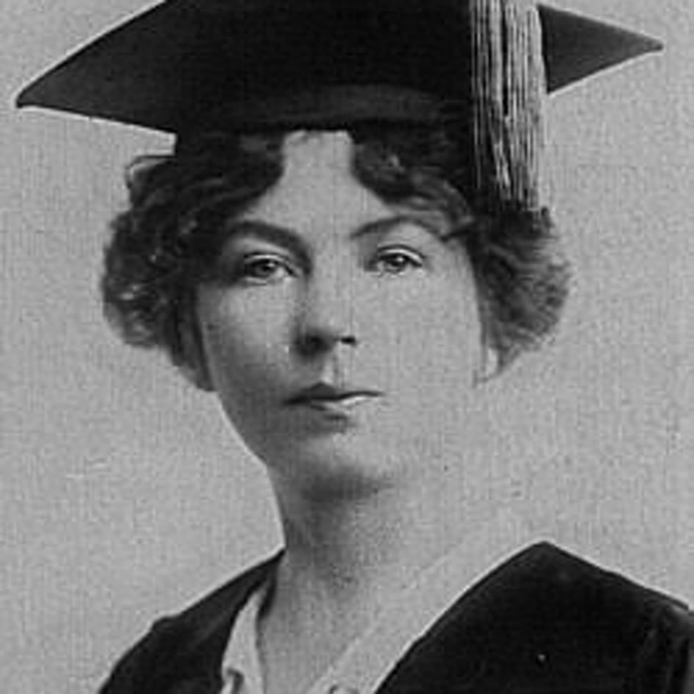 Nace Emmeline Pankhurst  lider sufragista | La Via lactea de Victor Manuel | Victor manuel Palomares Lara episode artwork