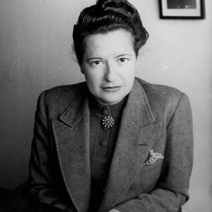 74 Nace Carmen Conde