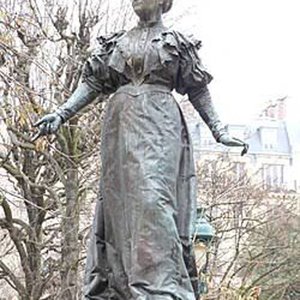 79 Nace Maria Deraismes