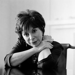 Nace Isabel Allende