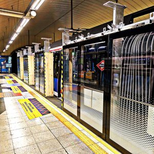 las puertas automáticas de la Linea 6