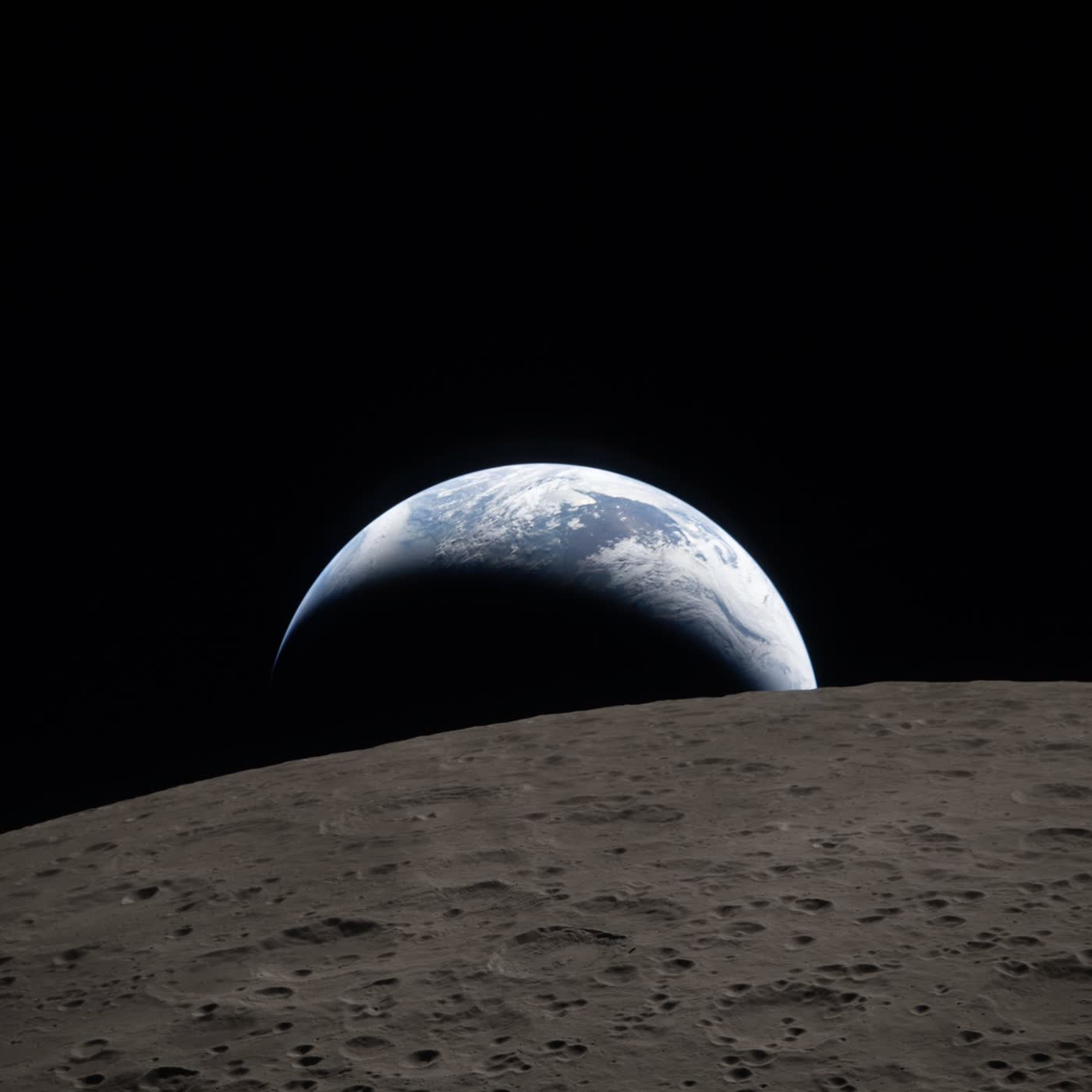 18. La Tierra desde la Luna