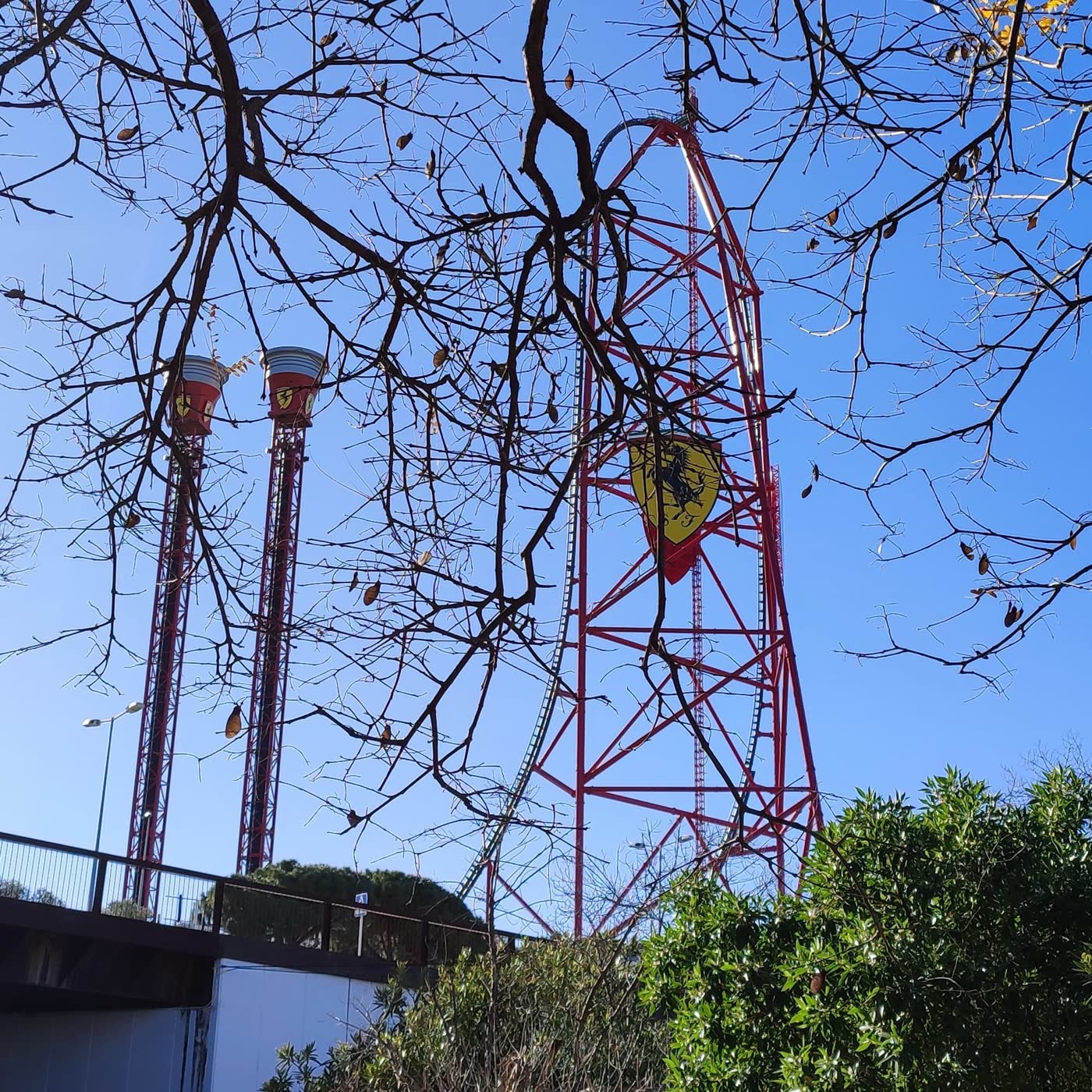 Fent cua a Port aventura