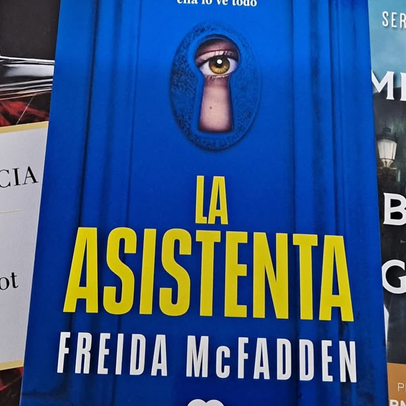 16. La Asistenta