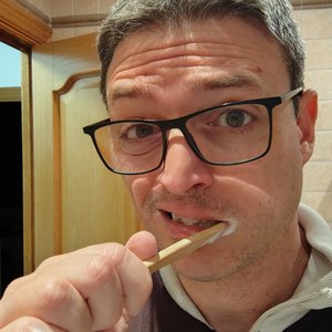 39. Llevando 45 años lavándome mal los dientes