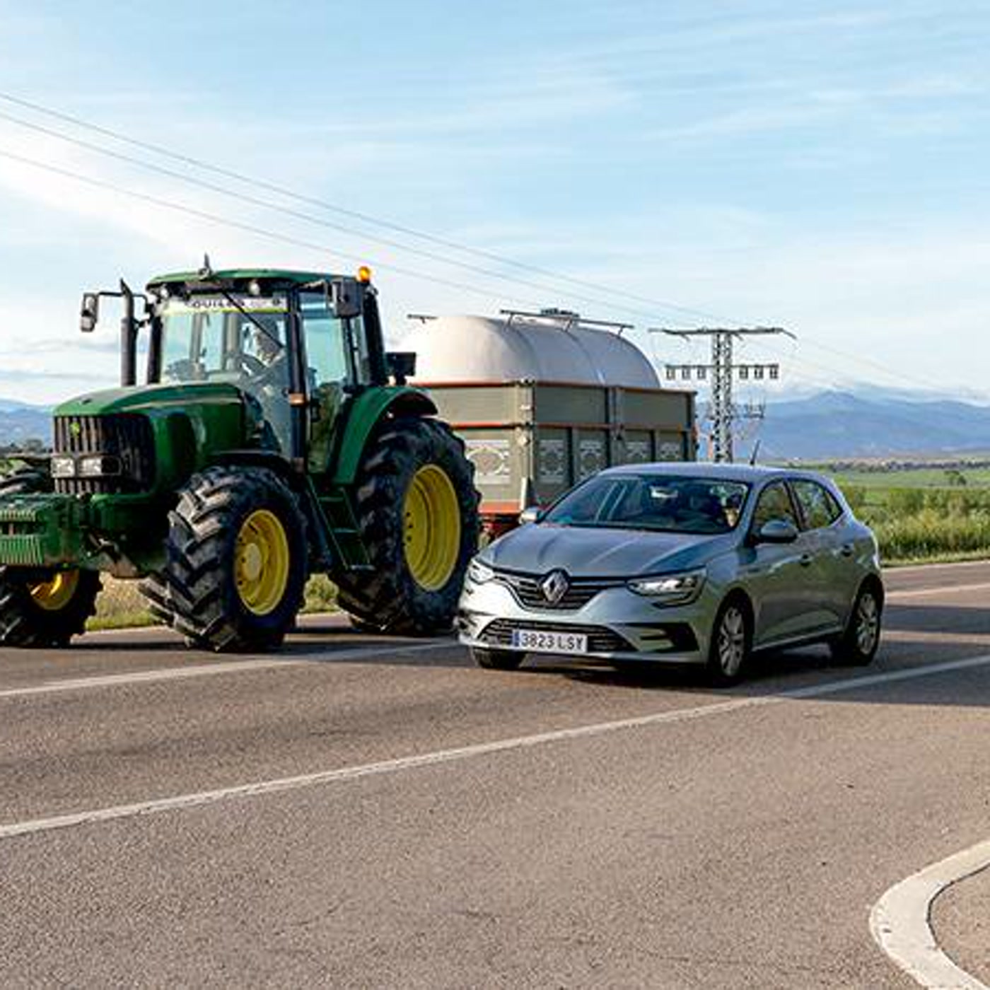 12. Tractores en la carretera