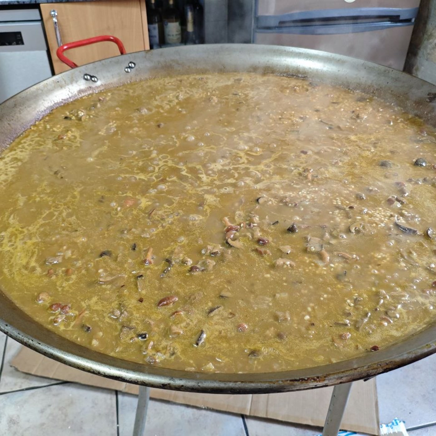 7. Haciendo una paella grande